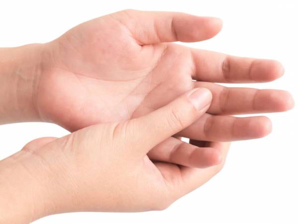 علت اصلی ورم دست ها+داروی درمان