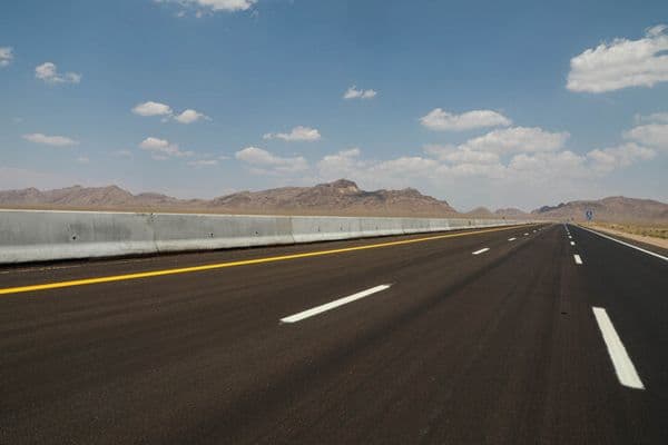 افتتاح ۶۳ کیلومتر از آزادراه کنارگذر شرق اصفهان توسط رئیس جمهور/کنارگذر شرق، معضل ترافیک شمال اصفهان را حل می‌کند