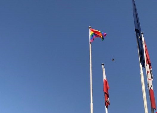 ماجرای برافراشته شدن پرچم همجنس‌گرایی در عراق