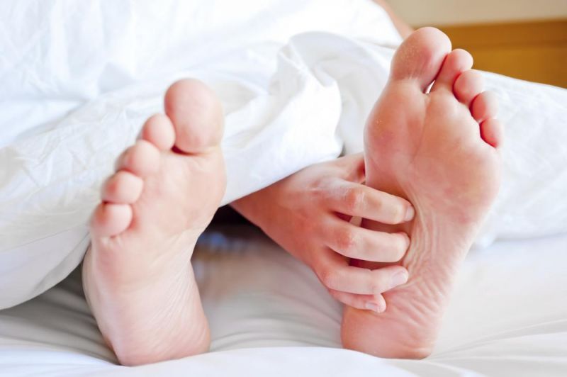 درمان های خانگی برای درمان خارش پا/ چه چیزی باعث خارش پاها می شود؟