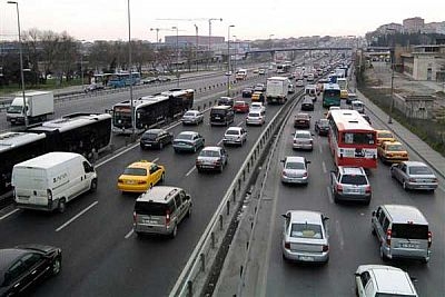ماجرای آزار اذیت زنان راننده در اتوبانهای تهران