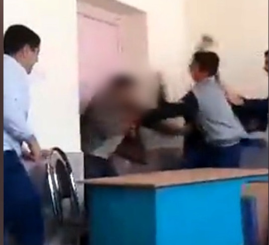 واکنش معلم بروجردی به کلیپ آزار و اذیتش توسط دانش آموزان