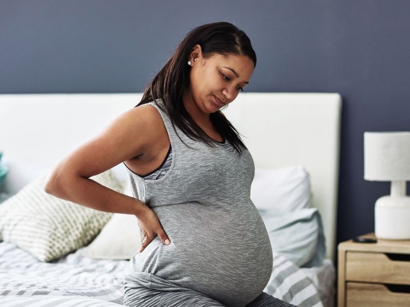 کمردرد در دوران بارداری: علل و نکاتی برای مقابله با آن