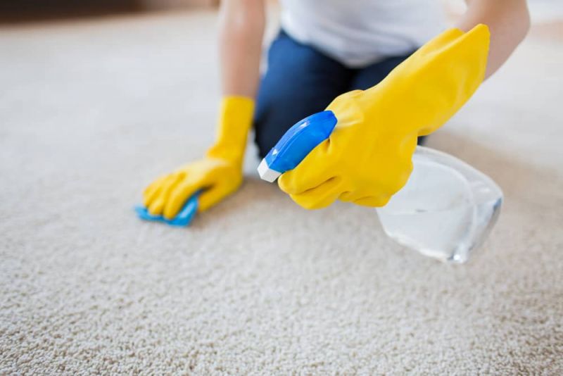 راه حل هایی برای تمیز کردن فرش سفید