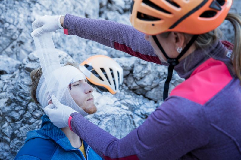 در مواقع اضطراری کوهنوردی چه باید کرد؟