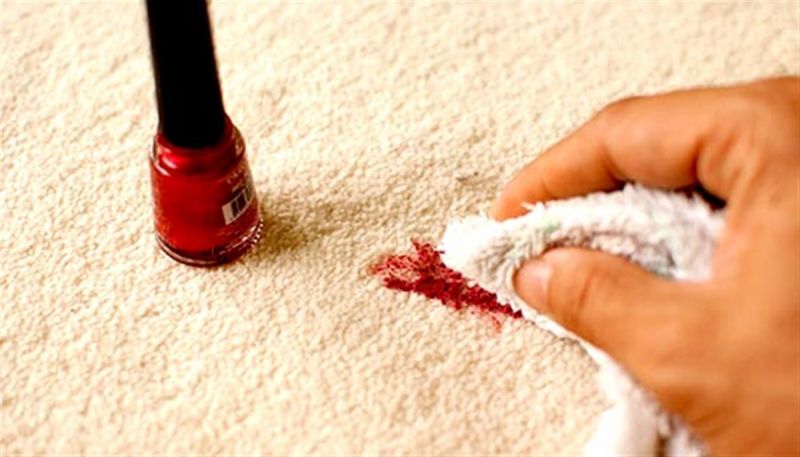 ترفندهای کاربردی برای از بین بردن لاک از روی فرش