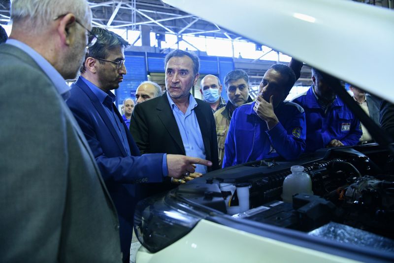 شرکت ایران خودرو دیزل روز پنجشنبه میزبان معاون حقوقی رئیس جمهور، رئیس سازمان گسترش و نوسازی صنایع ایران بود.
