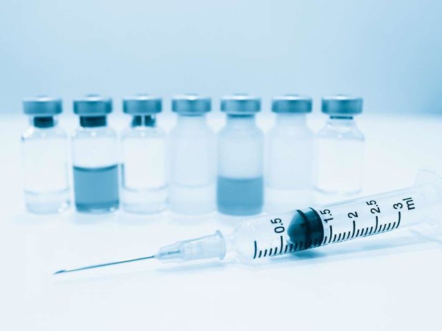 گسترش همکاری پژوهشی مؤسسه رازی شعبه جنوب با دانشگاه آزاد شیراز واکسن