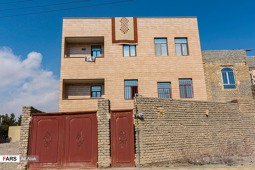 شستوشوی فرش در « سُرخِه »