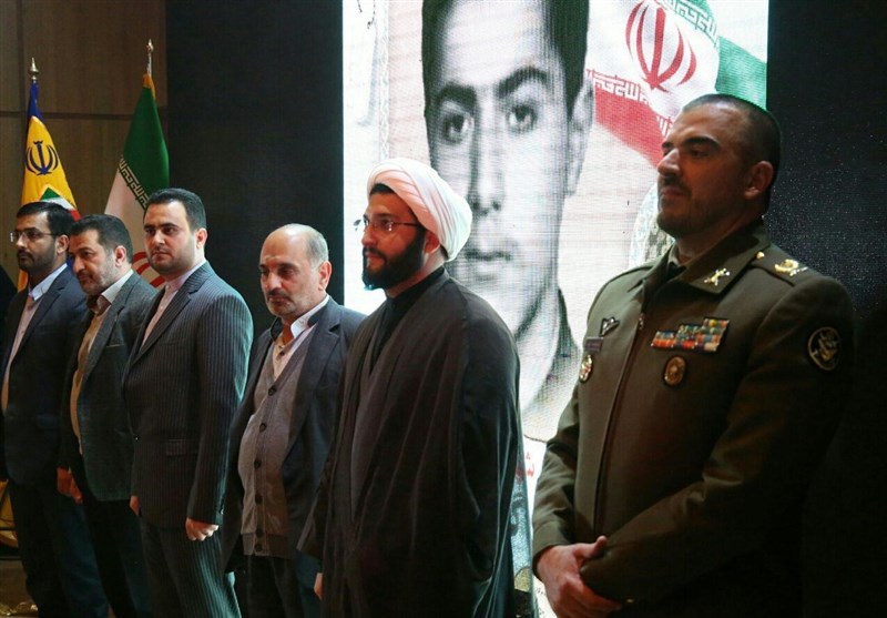 فریاد الله اکبر خانواده شهدا در چهل سالگی انقلاب+ تصاویر