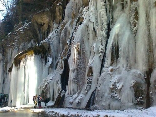 به استان آبشارهای ایران سفر کنید