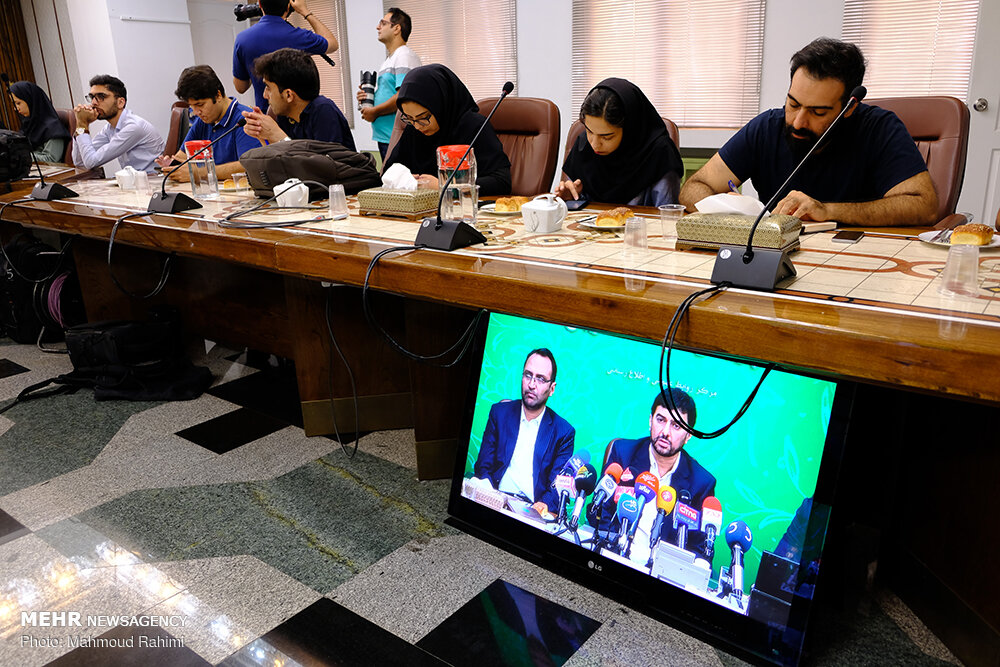 اولین نشست خبری قائم‌ مقام وزیر صنعت ، معدن و تجارت