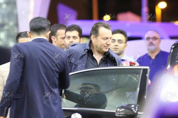 دیدار بامدادی با جانشین کی روش، مردی با لباس تیره+عکس