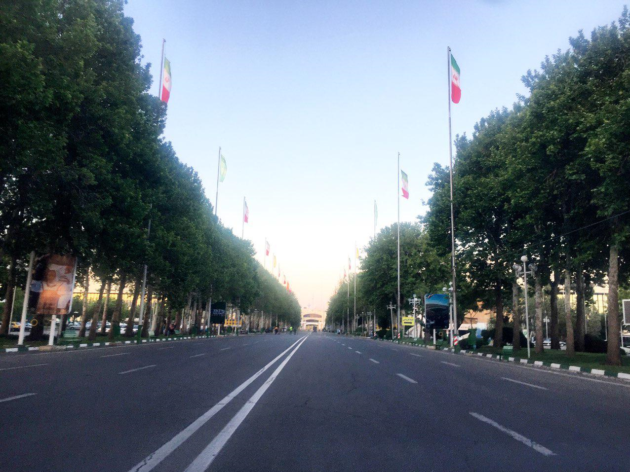 اعتراض هواداران استقلال نسبت به نبود بلیت در ورزشگاه + عکس