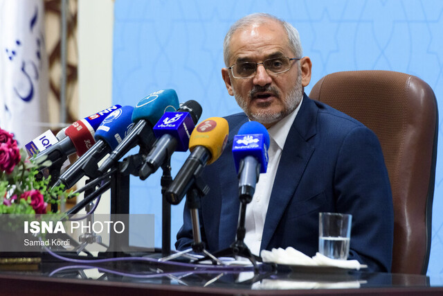 انتقاد وزیر آموزش و پرورش از هدایت مطلق دانشآموزان به دانشگاه نخستین نشست خبری محسن حاجیمیرزایی وزیر آموزش و پرورش