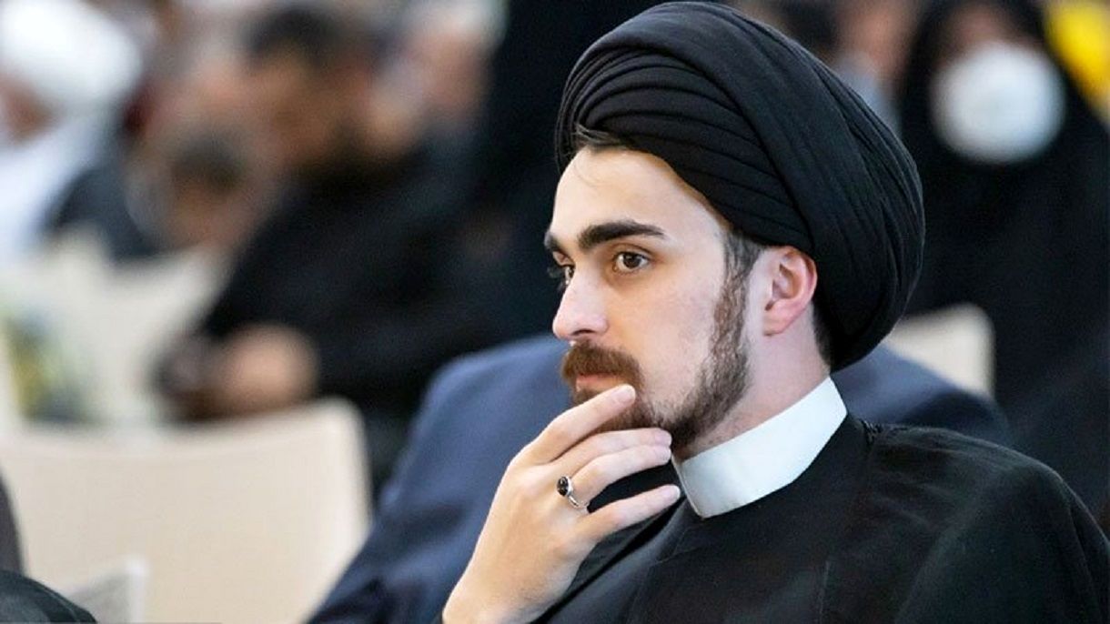 تصویر جدید از «ایران» خمینی در آغوش پدرش+عکس