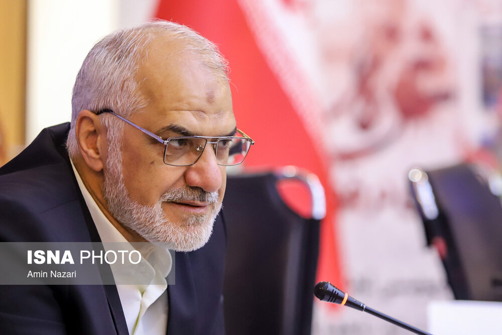 مراکز عرضه مستقیم کالا برای کنترل بازار در پایان سال راهاندازی میشود
