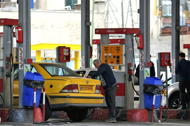  | وضعیت جایگاه‌ سوخت خیابان شهید مطهری تهران بدون بنزین