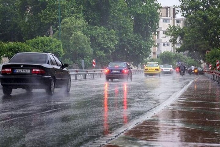 | بارش شدید باران باعث آبگرفتگی بازار ساحلی مهاباد