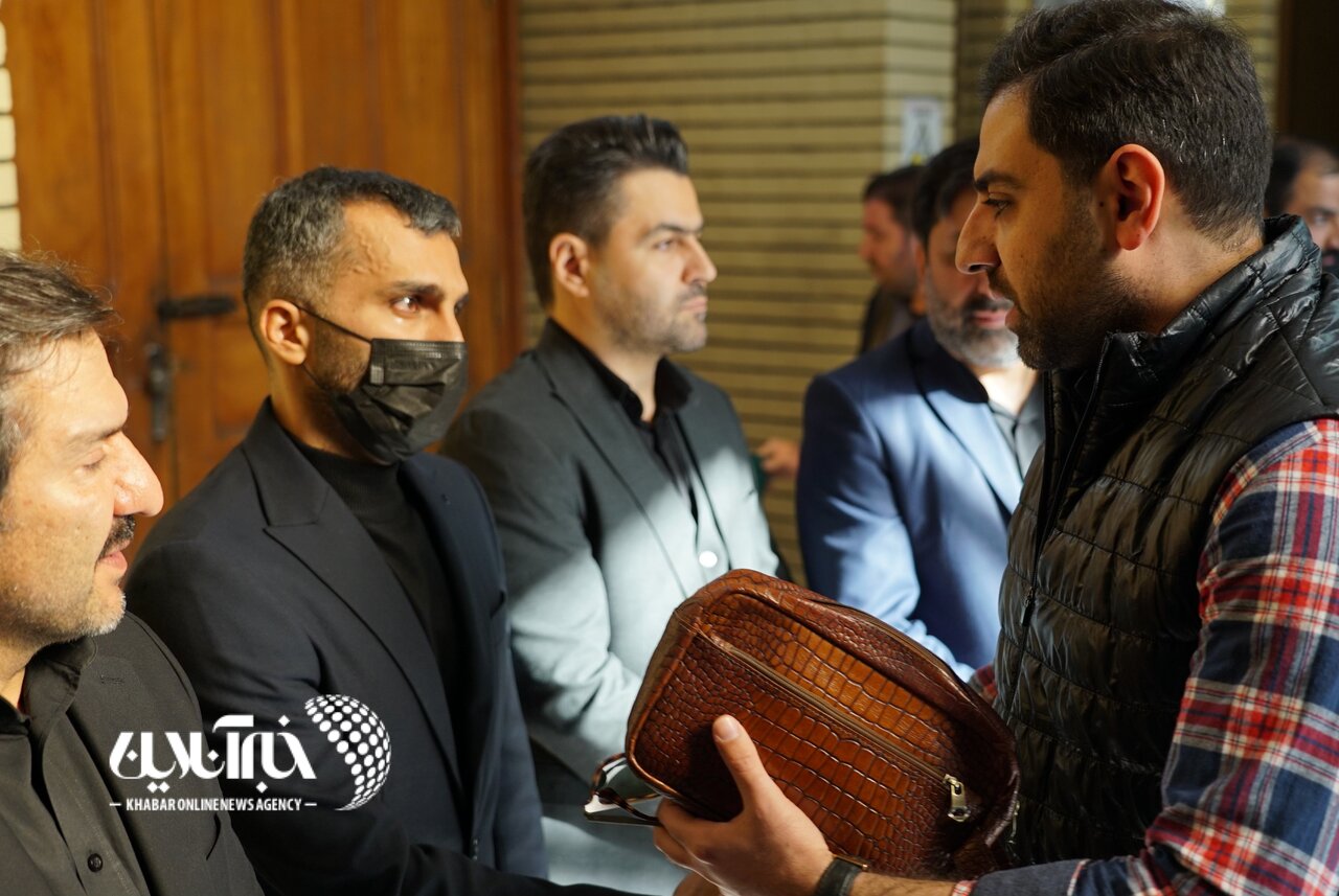 تصاویر | حضور چهرههای سرشناس در مراسم ترحیم مادر محمدحسین میثاقی؛ از مایلیکهن و رحمان رضایی تا قلعهنویی و استیلی