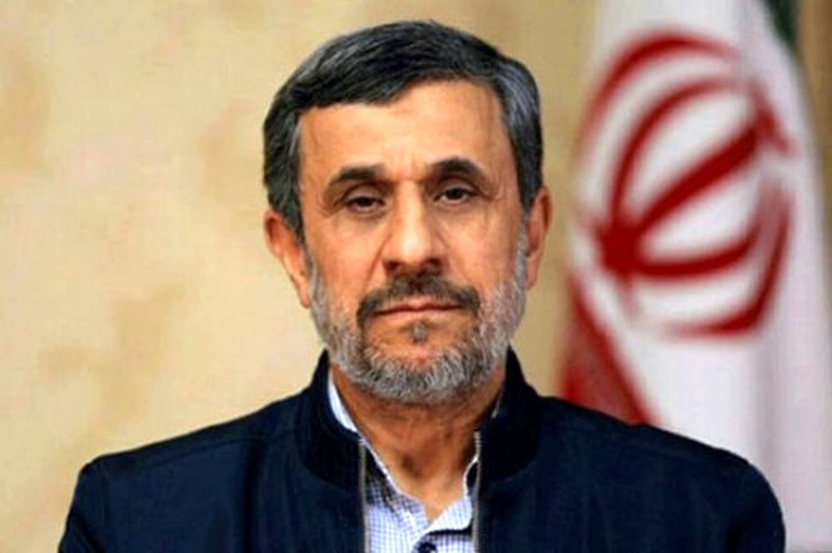 لحظاتی از حضور احمدی نژاد در فرودگاه امام خمینی+فیلم