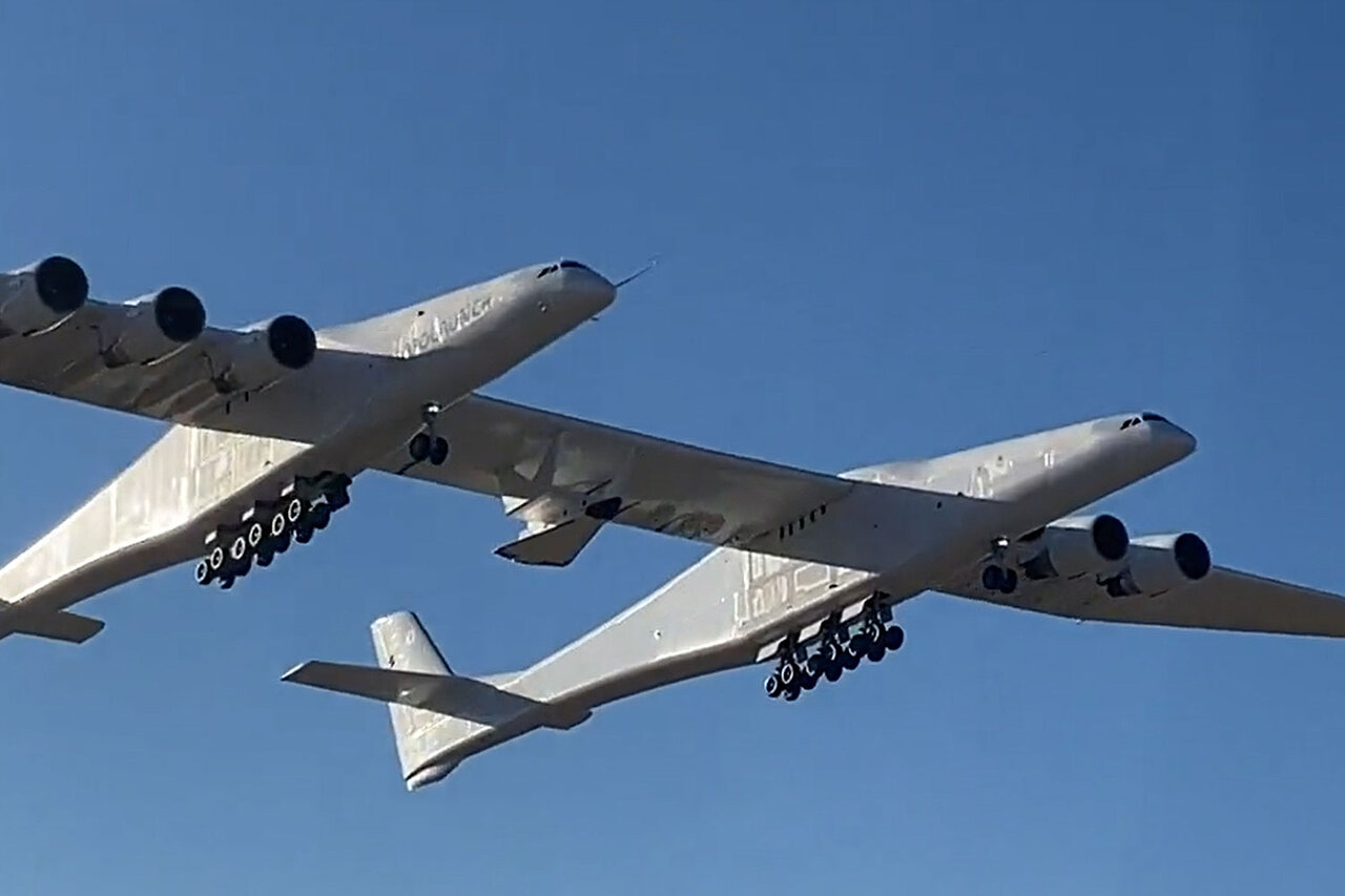 محموله هایپرسونیک بزرگترین هواپیمای جهان/ عکس