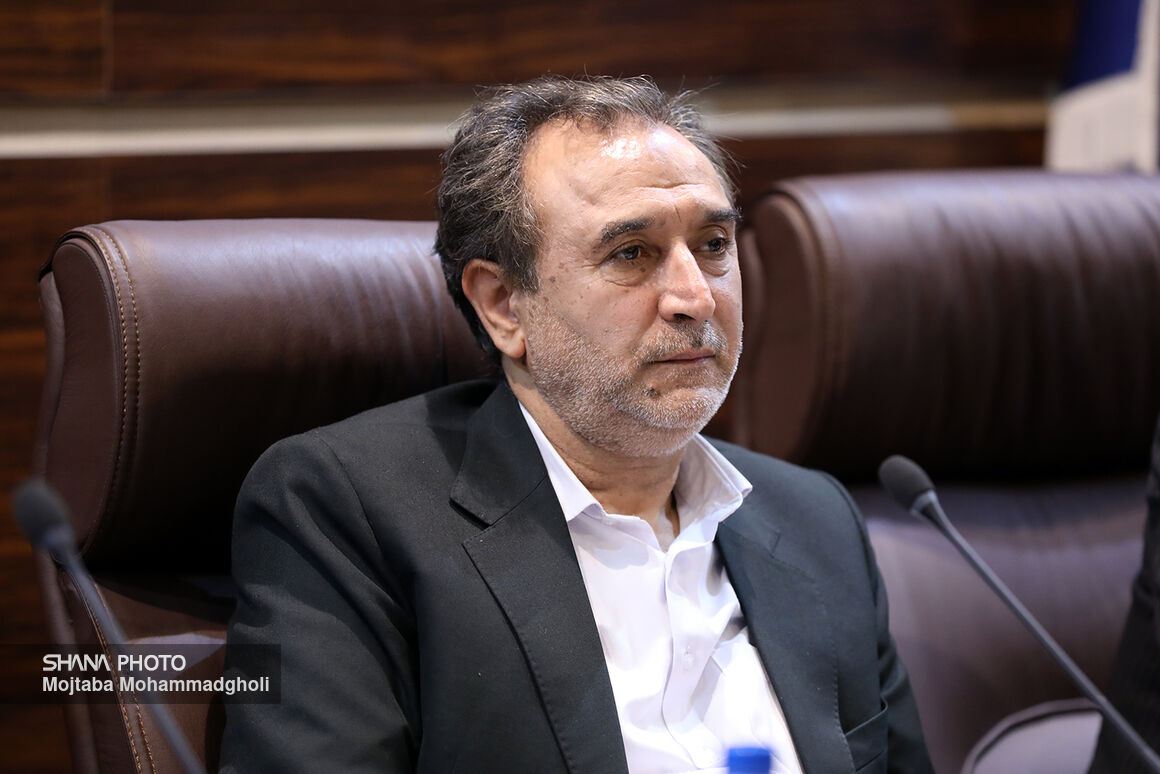 دولت سیزدهم توانست بدون برجام نفت بفروشد و سرمایهگذاری کند