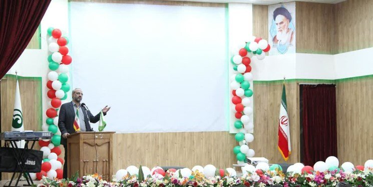حضور متفاوت فرماندار اصفهان در یک مراسم رسمی | عکس