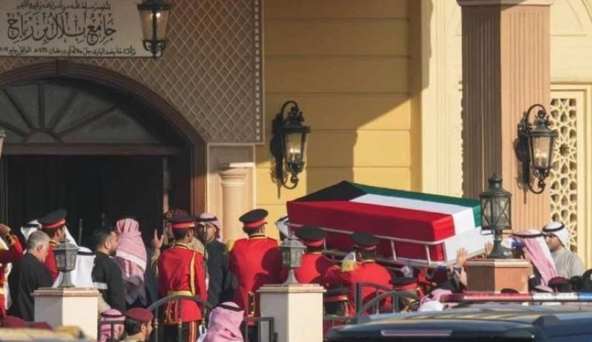 لحظه خاکسپاری امیر کویت در عربستان | حضور امیر جدید در مراسم خاکسپاری