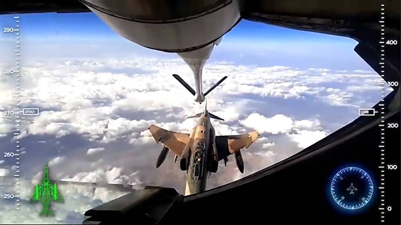 تصاویر لحظه سوختگیری یک فروند جنگنده در آسمان | مکالمات بین خلبان و اپراتور را گوش کنید