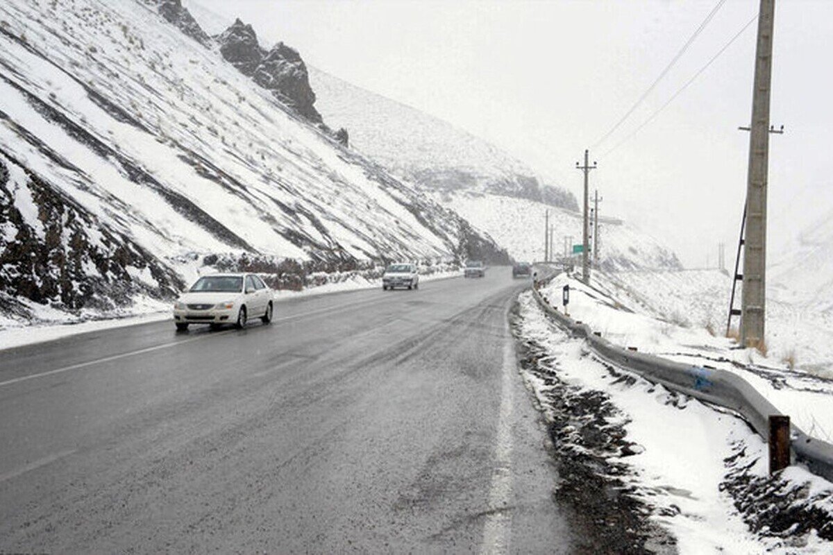 بارش برف و باران در جادههای ۸ استان/ آخرین وضعیت جوی ترافیکی جادهها
