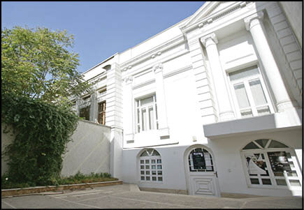 معماری نئوکلاسیک غرب در خانه شاعر ایران