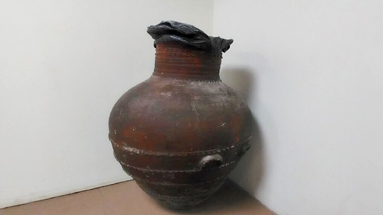 ماجرای سطل آشغال شدن کوزه باستانی در موزه رشت چه بود؟‌ + فیلم
