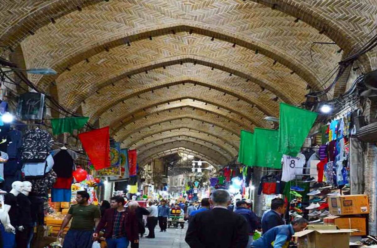  | اولین تصاویر از آتش‌سوزی شدید در بازار حضرتی تهران