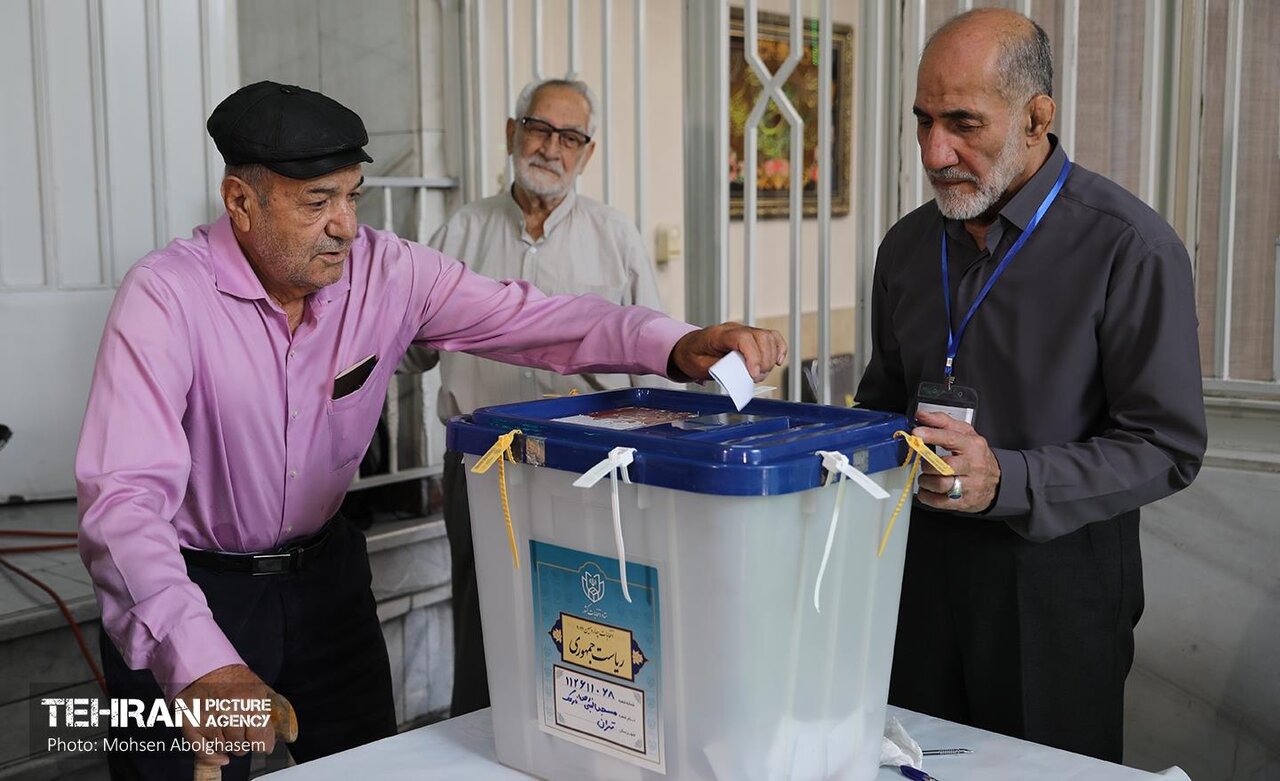 | صف طولانی مسجدالنبی تهران در دقایق قبل پایان رای گیری