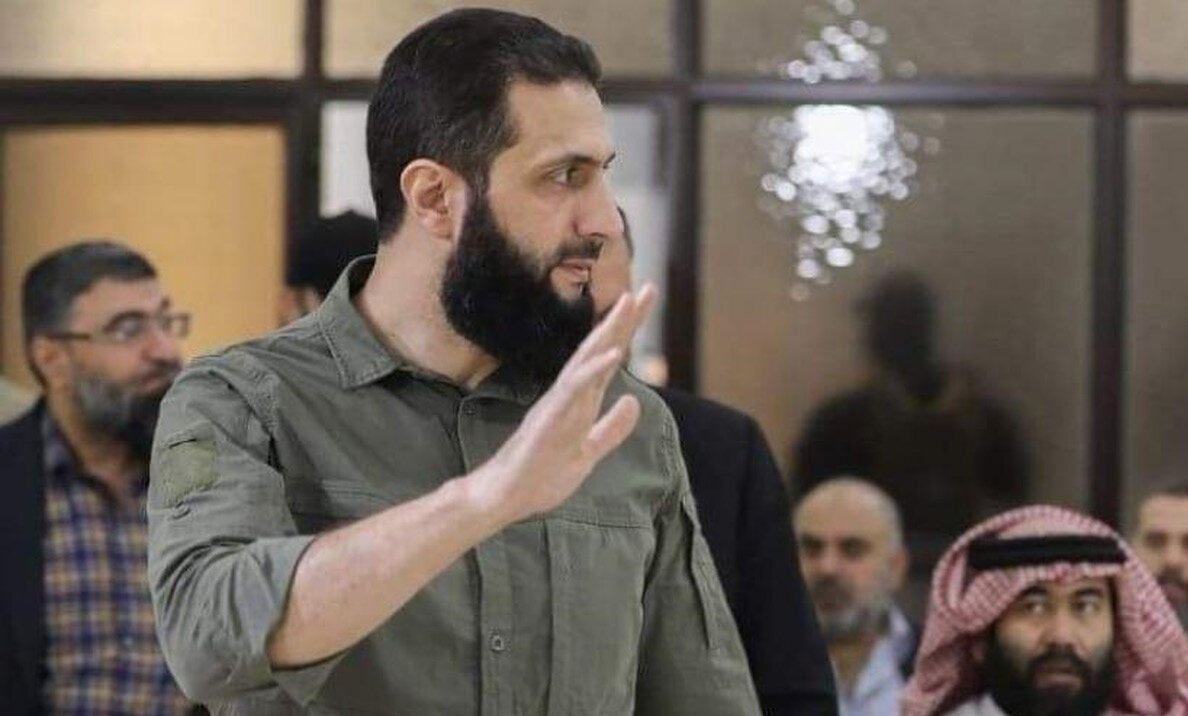 | پاسخ قابل توجه الجولانی به سوال مجری BBC درباره وضعیت حجاب در سوریه و تذکر حجاب به یک دختر جوان