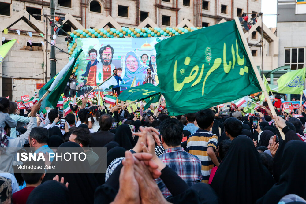 برگزاری جشن خیابانی از میدان ولیعصر تاهفت تیر در دهه کرامت/برپایی چایخانههای رضوی در میادین