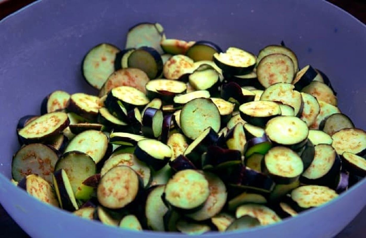 این افراد لب به بادمجان نزنند