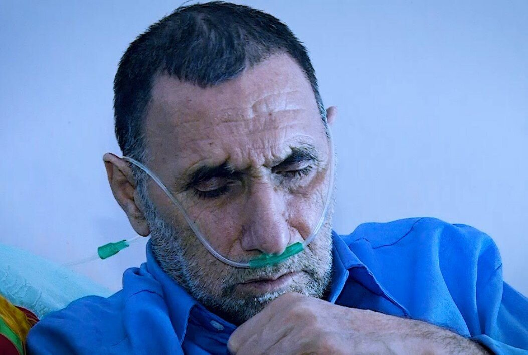 جانباز مشگینشهری که یادگار جنگ را همچنان به همراه دارد