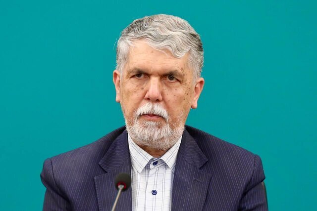پاسخهای وزیر ارشاد درباره تغییر دبیر جشنواره فجر، معاون هنری و فیلمهای زیرزمینی/ علت تاخیر در انتصابات هم اعلام شد