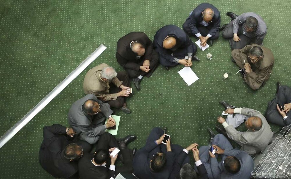 تاجگردون در صدر کلیدیترین کمیسیون مجلس /وزیر احمدی نژاد به ریاست کمیسیون اقتصادی رسید /غیبت متکی در کمیسیون امنیت ملی +جدول