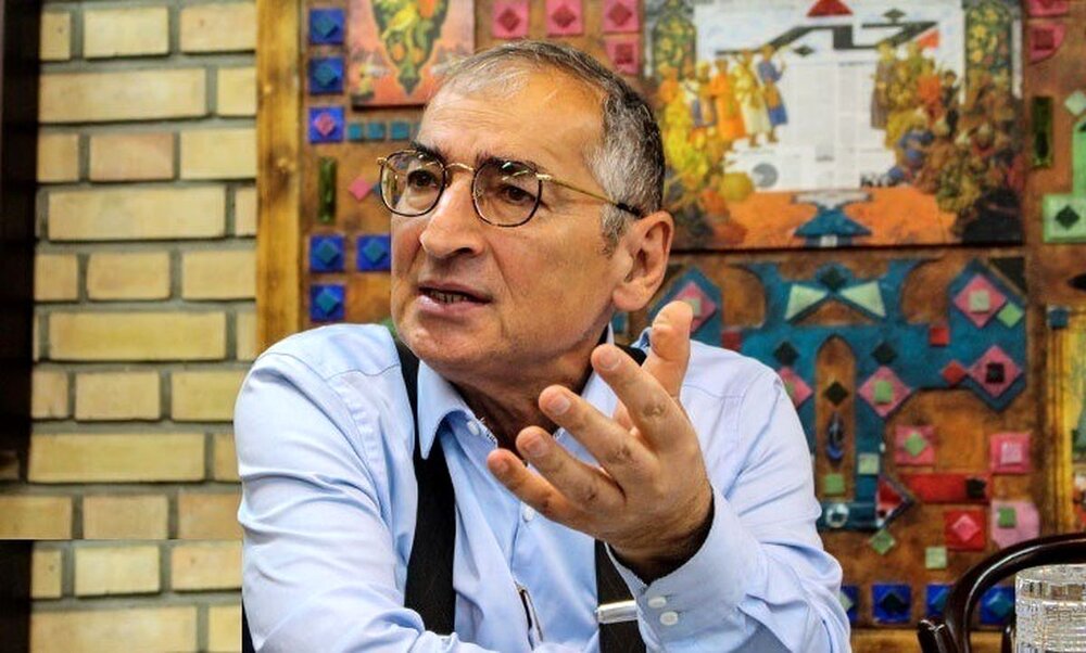 تحلیل متفاوت زیباکلام از گفتوگوی تلویزیونی پزشکیان/ او عصای موسی ندارد/ وعده مدیریت جهادی جوانان انقلابی و قطع امید از خارج و تکیه بر داخل را نداد