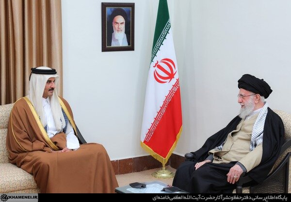 رهبر معظم انقلاب در دیدار با شیخ تمیم: منتظر اقدام قطر برای بازگرداندن مطالبات ایران هستیم/ اگر جای قطر بودیم، به فشارهای آمریکا اعتناء نمیکردیم