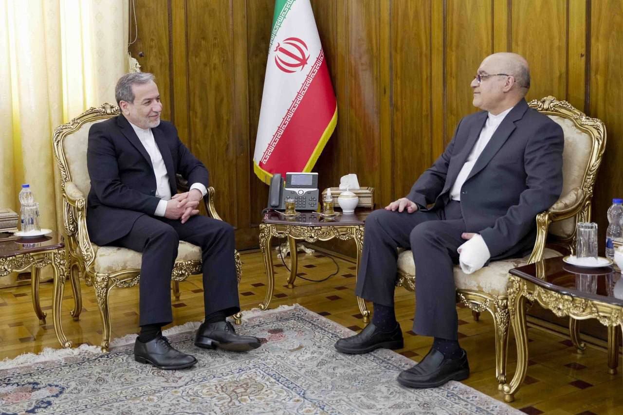 عکسهای تازه از وضعیت سفیر ایران در لبنان/ امانی با عراقچی دیدار کرد