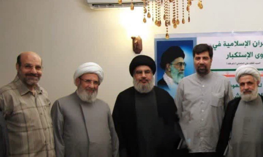 تصویری از شهیدان زاهدی و رکن آبادی در کنار سید حسن نصرالله