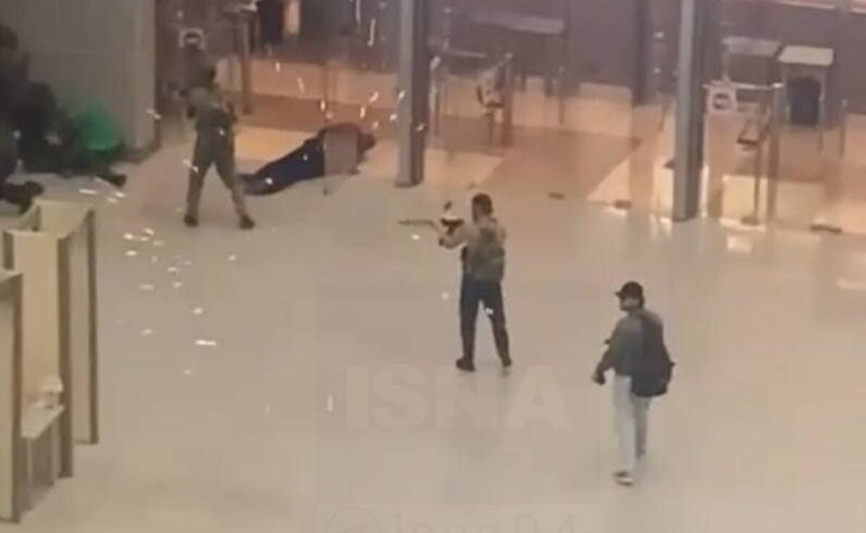 (تصاویر آزار دهنده) قتل عام تروریستی مسکو از زاویه دوربین تروریست‌ها + فیلم