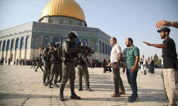 هنوز فلسطینیها حق ورود به مسجدالاقصی را ندارند + ویدئو | رفتار خشونتآمیز صهیونیستها با فلسطینیها ببینید