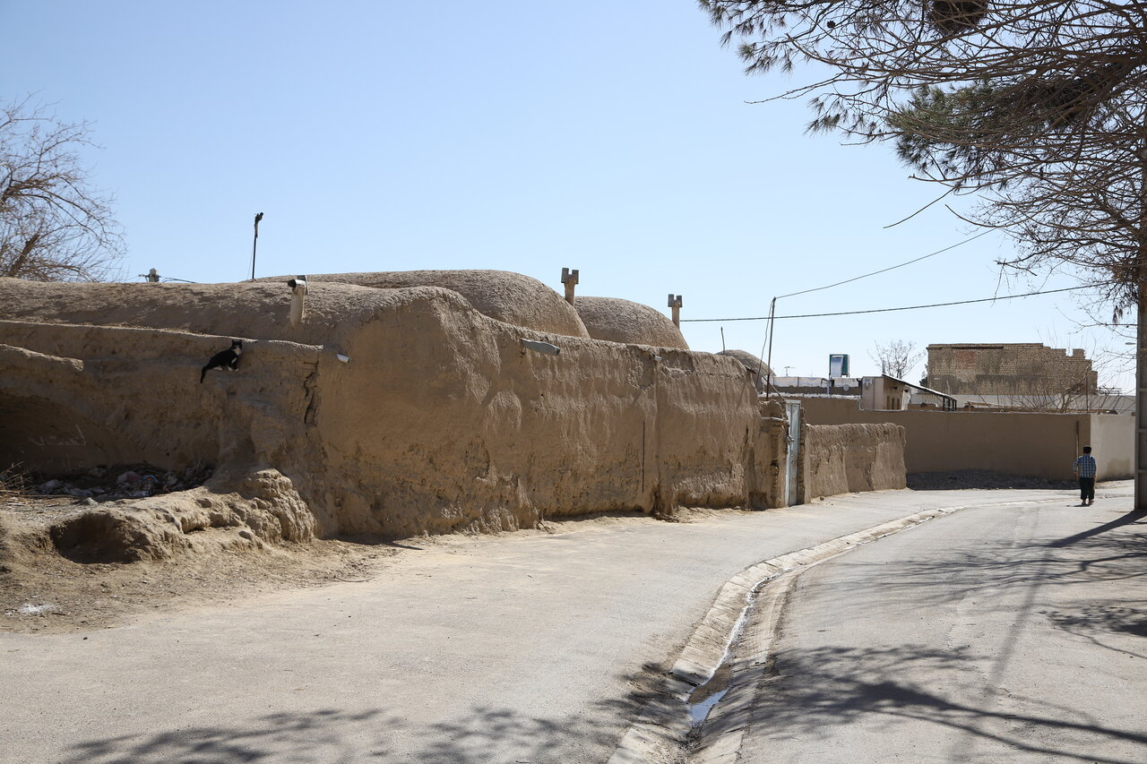 به تماشای تاریخ در خاوه
