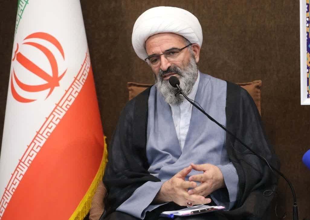 انتقاد نماینده ولی فقیه در سمنان از وضعیت آبگرم و نماسازی ورودی شهرها با لاستیک