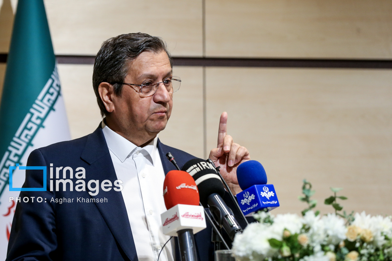 وزیر اقتصاد: باید به سمت رونق تولید رفت